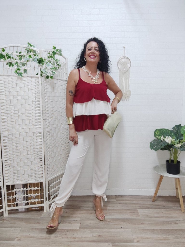 BLUSA TRES VOLANTES.