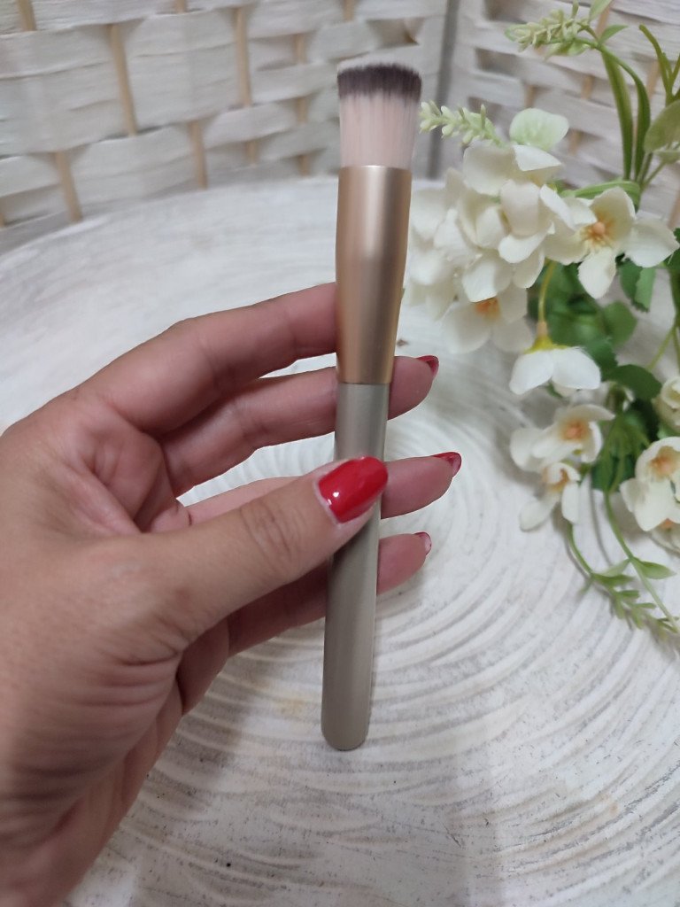 BROCHA PARA BASE DE MAQUILLAJE 2