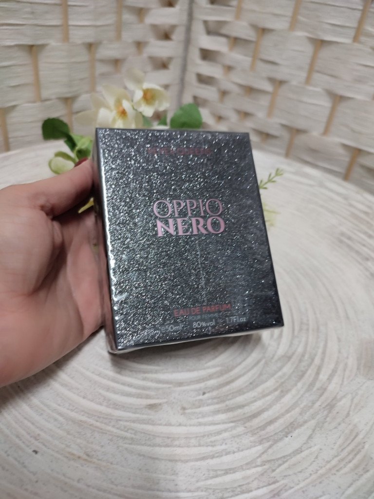 PERFUME OPPIO NERO.