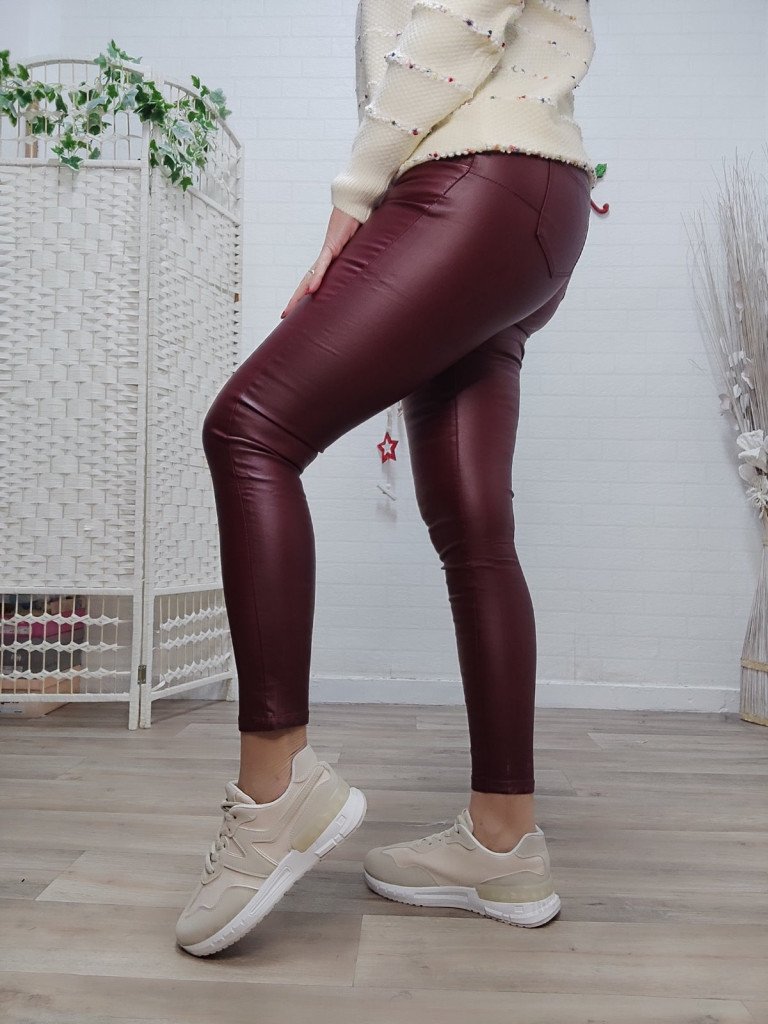 PANTALON POLIPIEL BURDEOS. 2