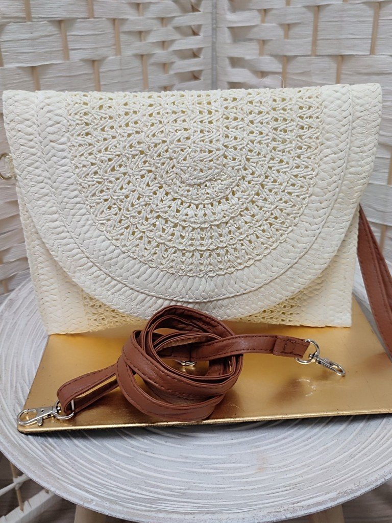 CARTERA RAFIA LISA.