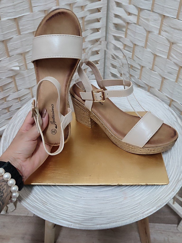 SANDALIAS MARISOL.