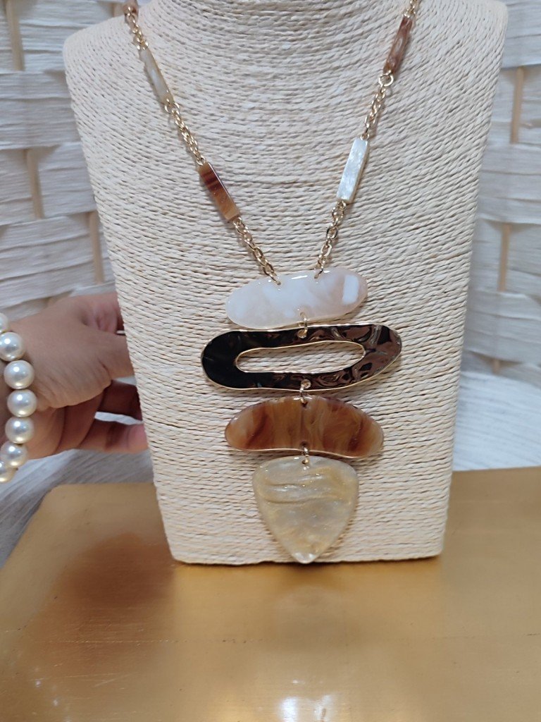 COLLAR BEATRIZ.