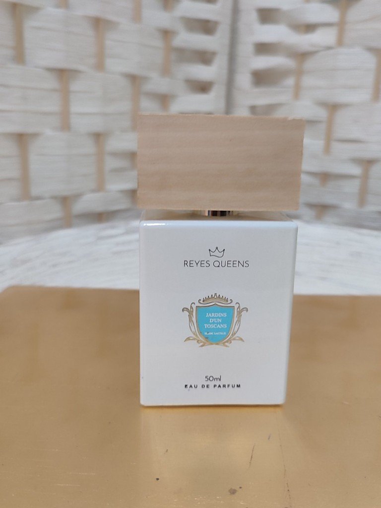 PERFUME BLANCO LATTE.