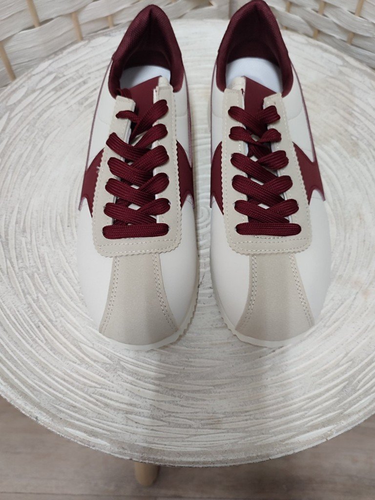 DEPORTIVAS KUKI BURDEOS. 2