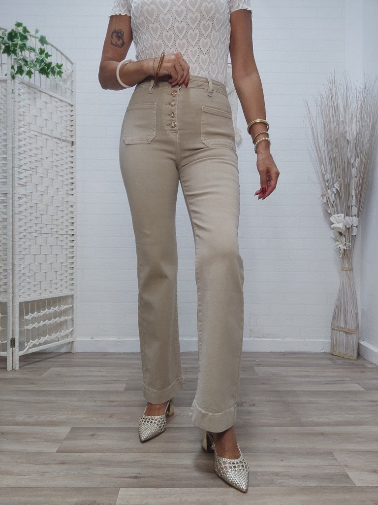 PANTALON BOTONES BEIGE.