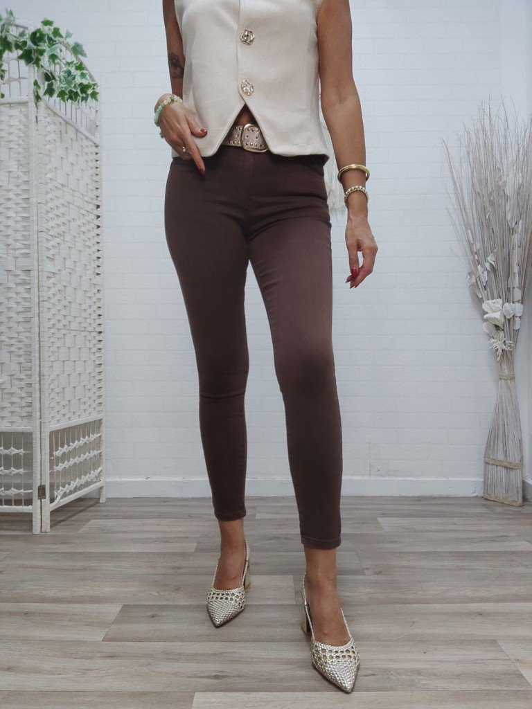 PANTALÓN MARAMA MARRÓN.