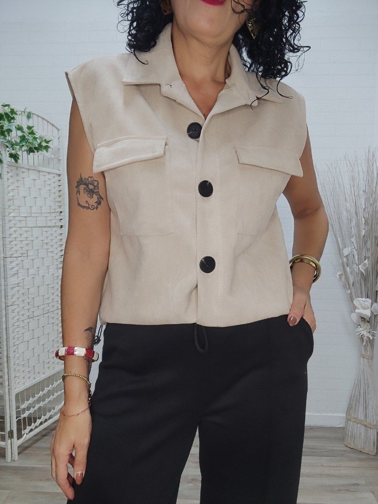 CHALECO ANTELINA BOTONES.