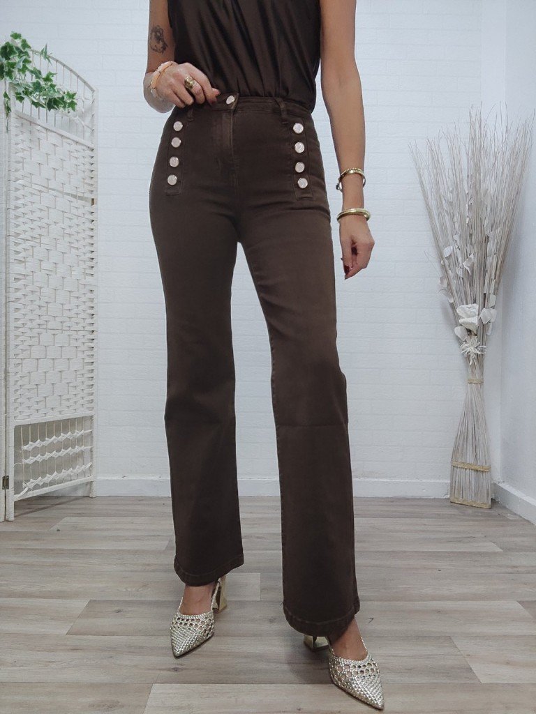 PANTALON BOTONES BONITO.