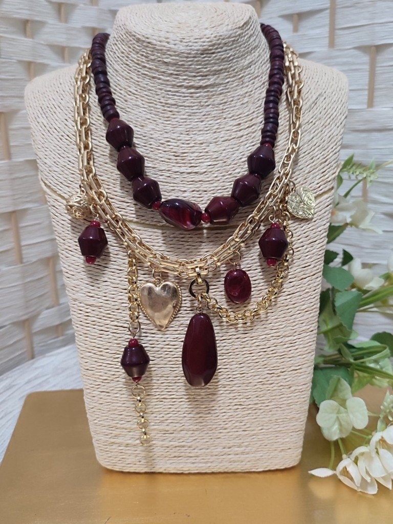 COLLAR DOBLE BURDEOS.