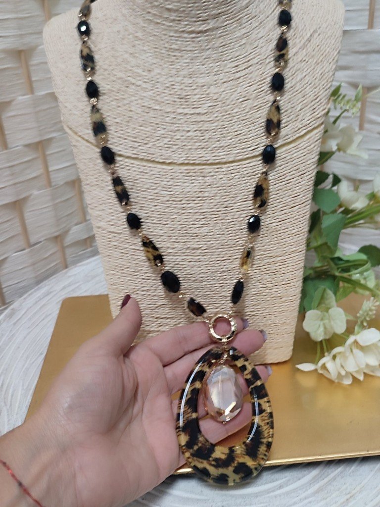 COLLAR CAMILA.
