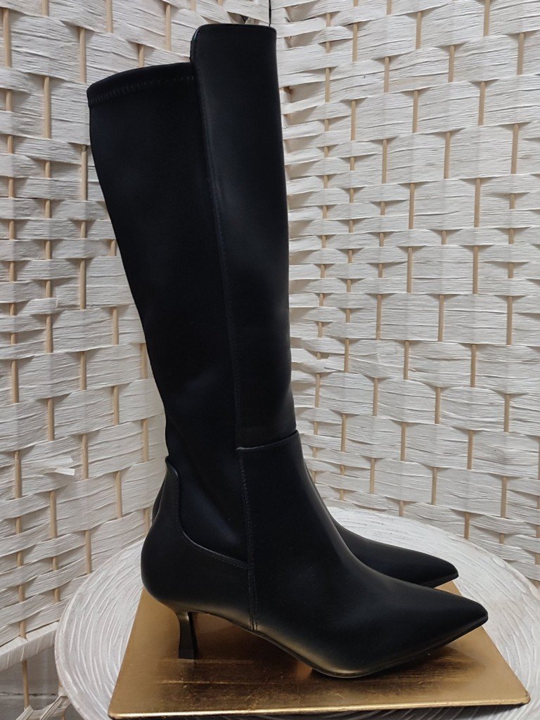 BOTAS ISABELLA. 2
