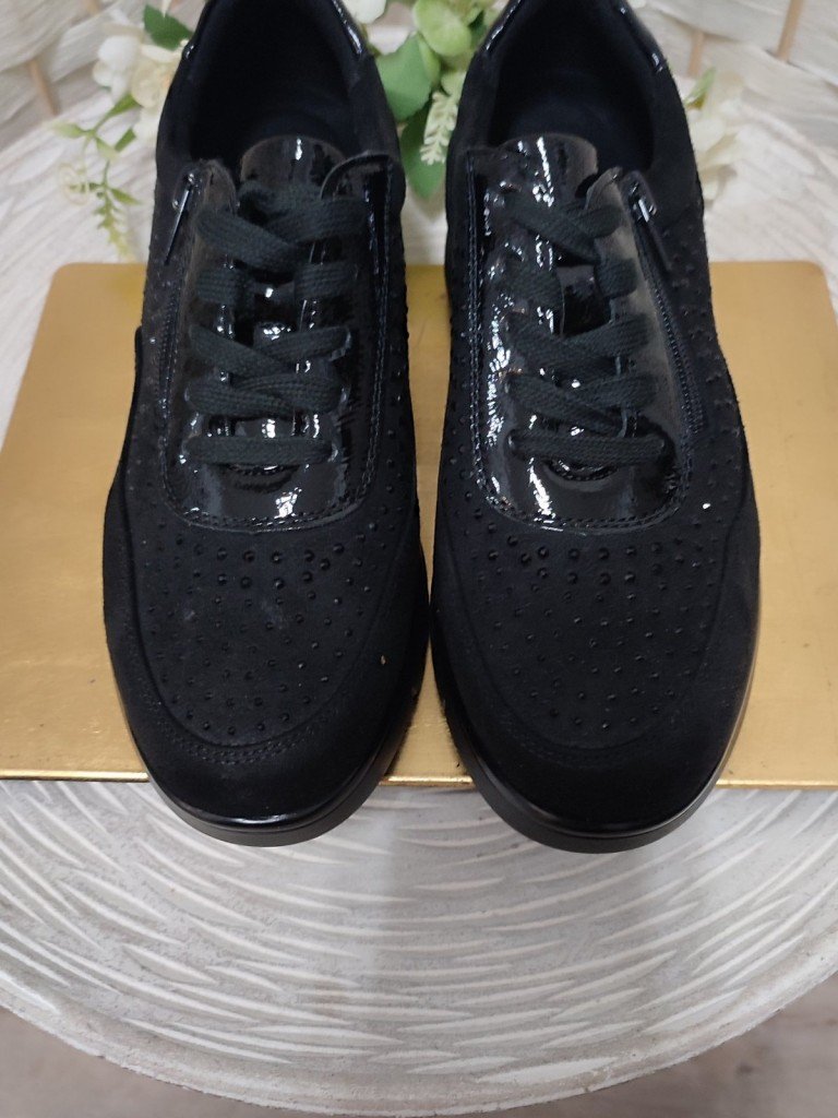 DEPORTIVAS MALTA NEGRAS.