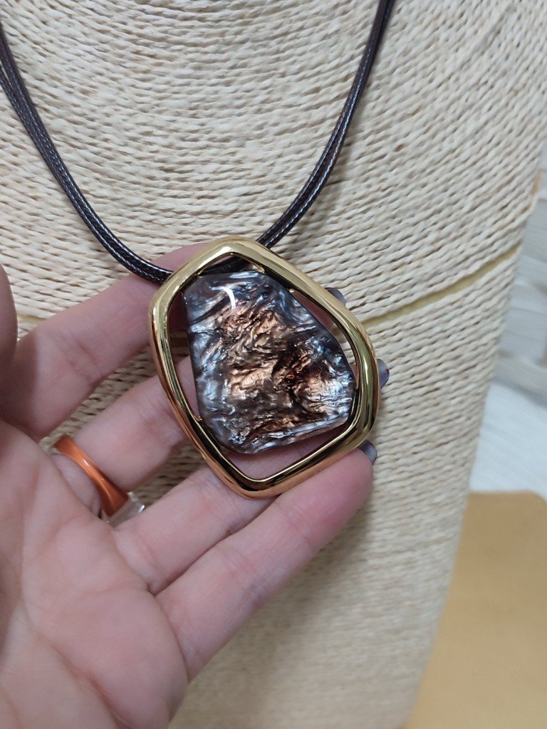 COLLAR PIEDRA .