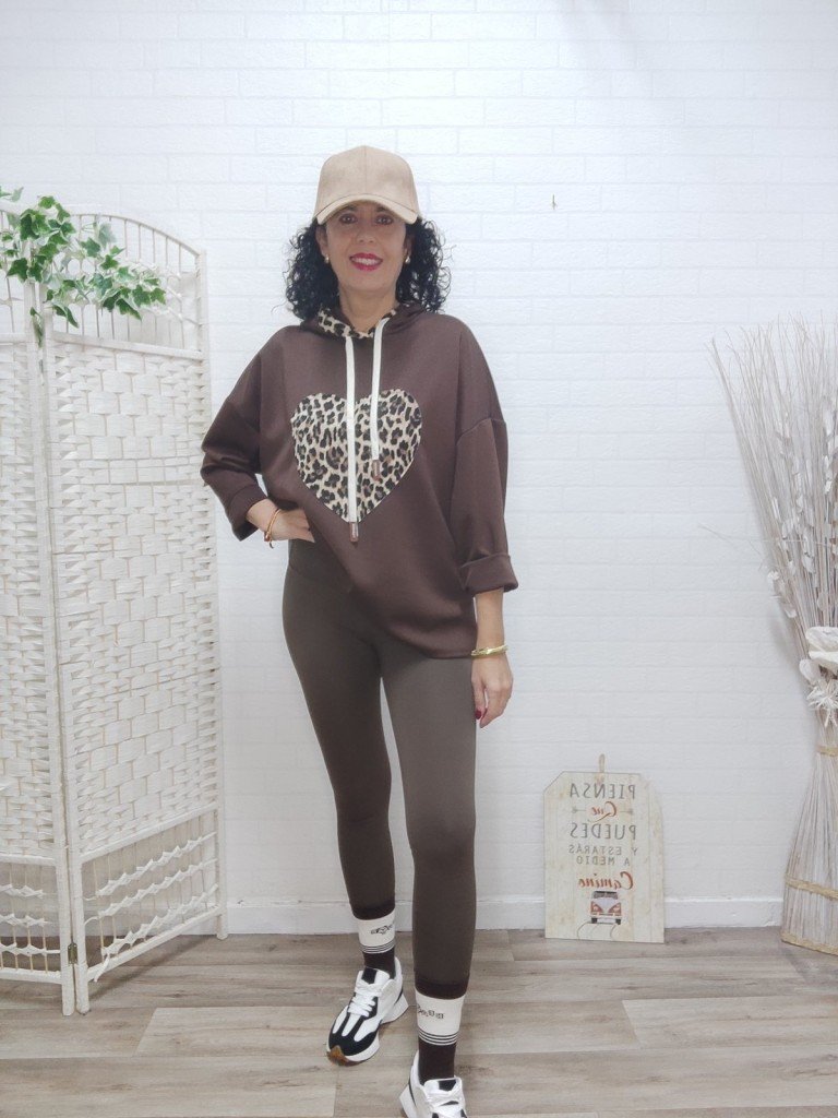 SUDADERA CORAZON LEO.