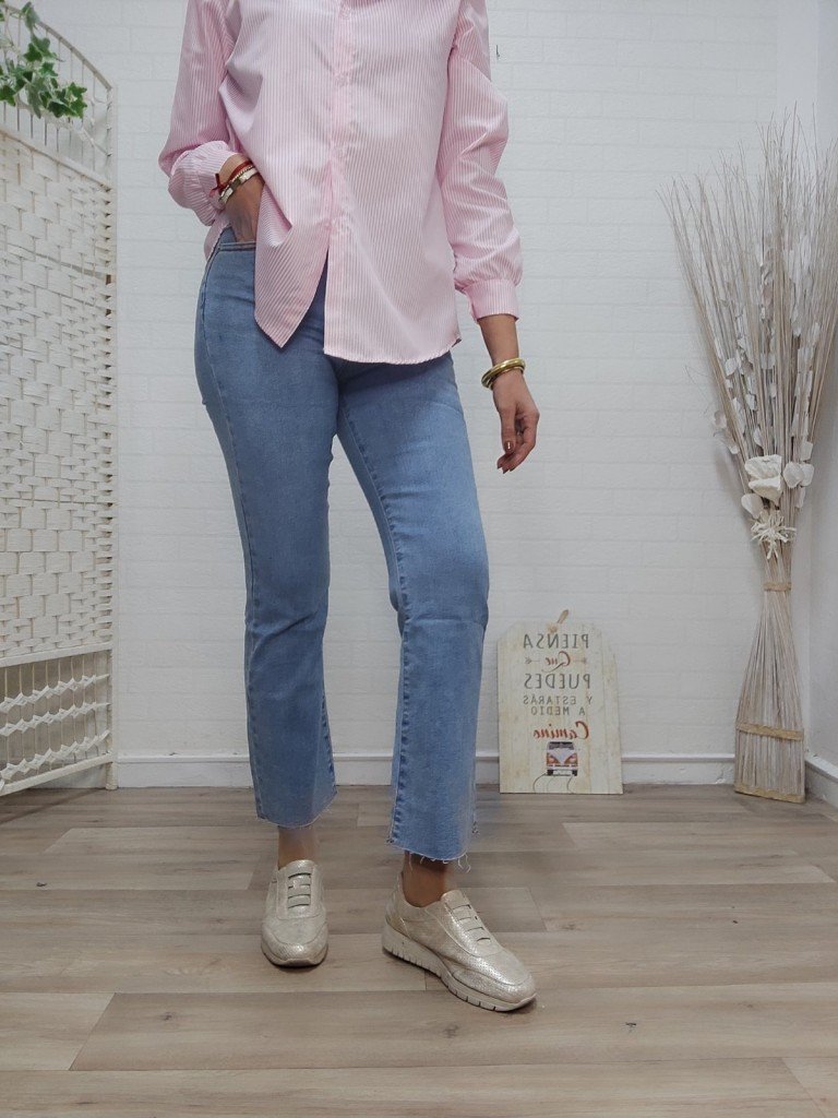 PANTALON FLARED VAQUERO.