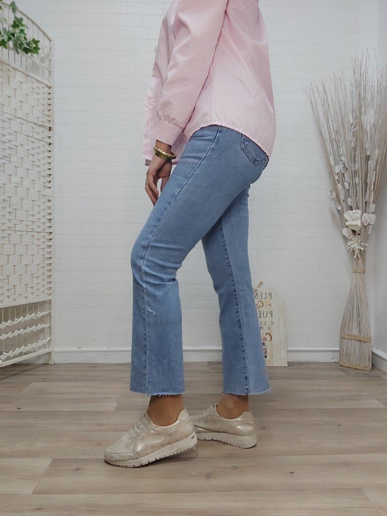 PANTALON FLARED VAQUERO.