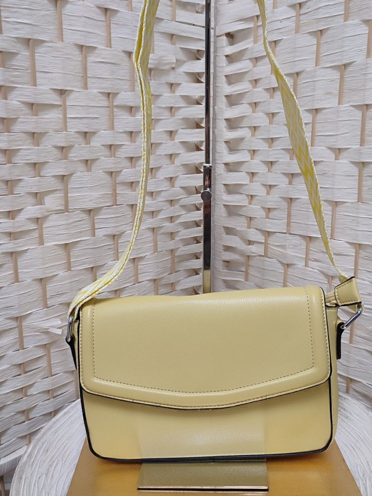 BOLSO CECILIA AMARILLO.