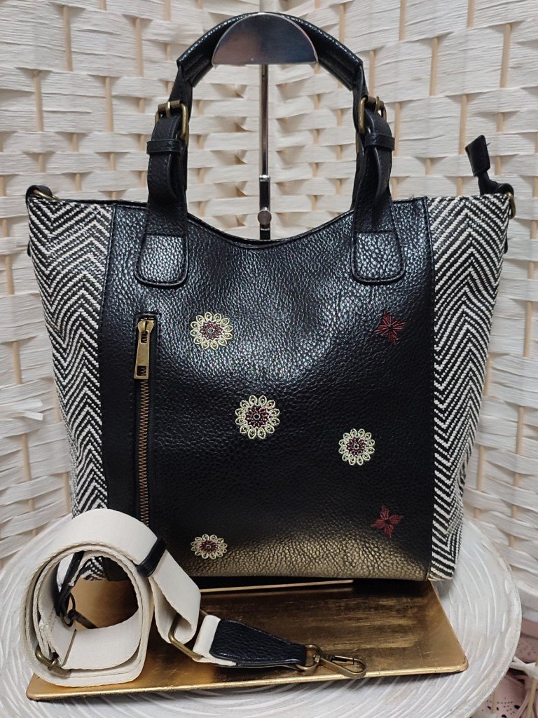 BOLSO CANDELA NEGRO.