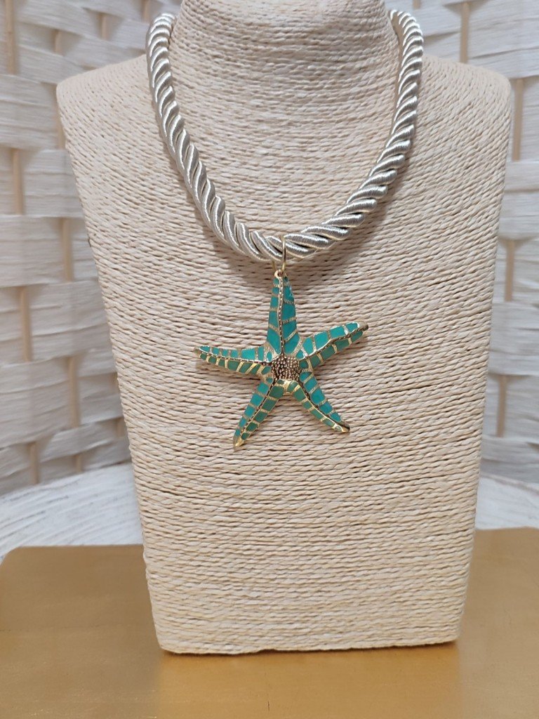 COLLAR ESTRELLA TURQUESA.