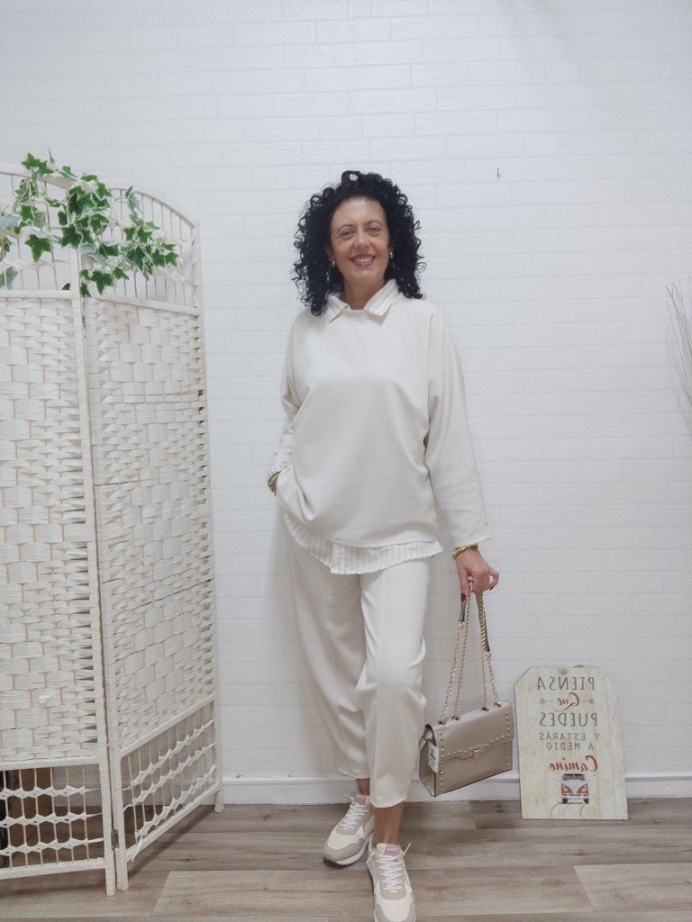 CONJUNTO ZARA BEIGE.