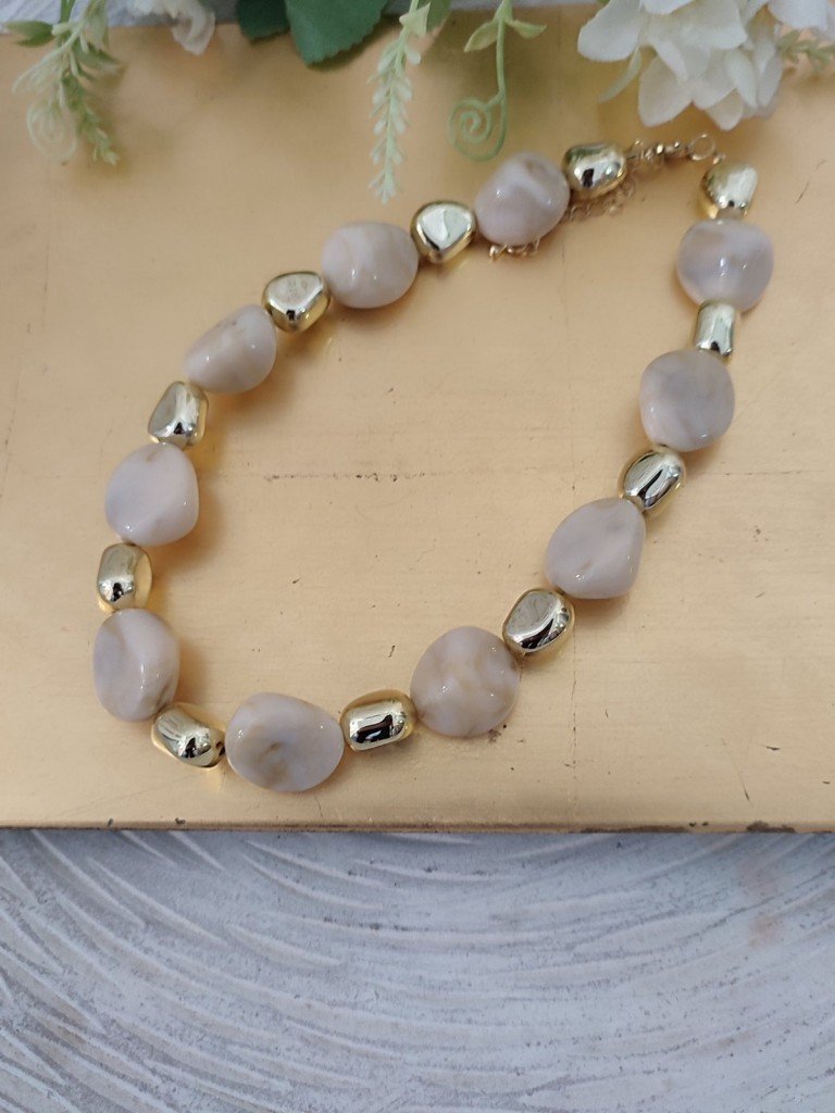 COLLAR MANUELA BEIGE. 2