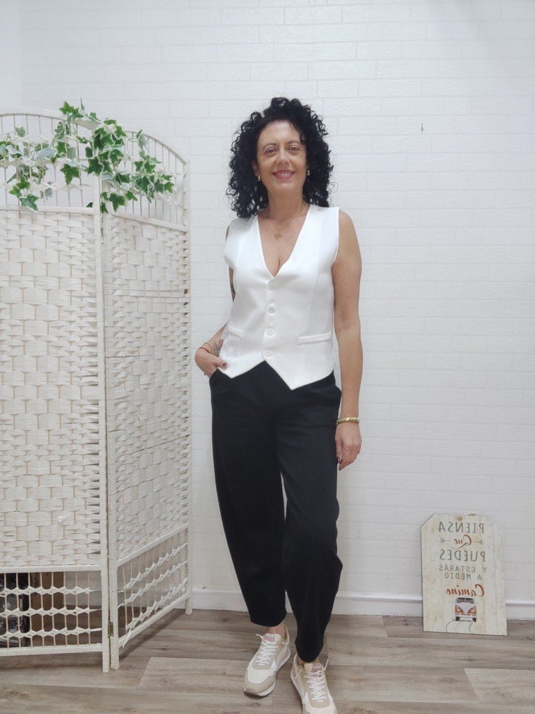 CHALECO SASTRE BLANCO.