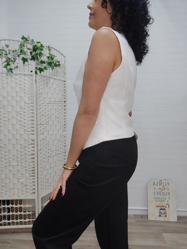 CHALECO SASTRE BLANCO.