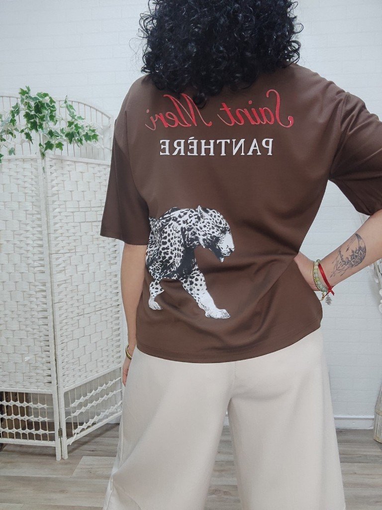 CAMISETA MERI MARRÓN.