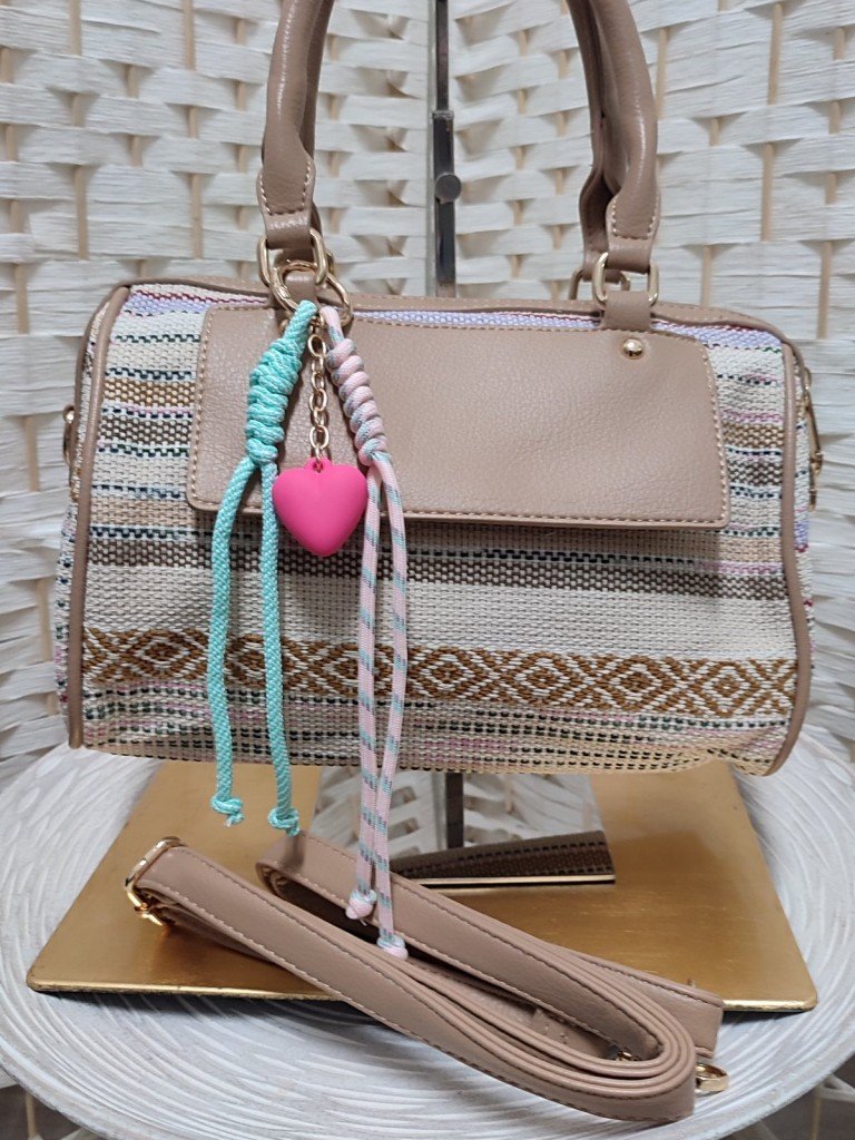 BOLSO CORAZÓN ROSA.