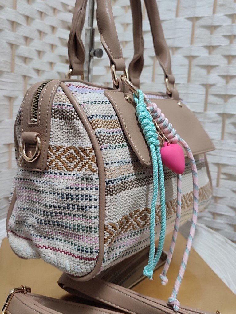 BOLSO CORAZÓN ROSA.