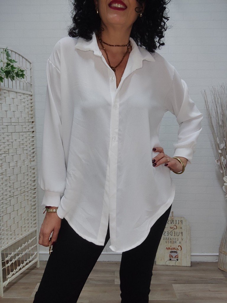 CAMISA BLANCA BROCHE.