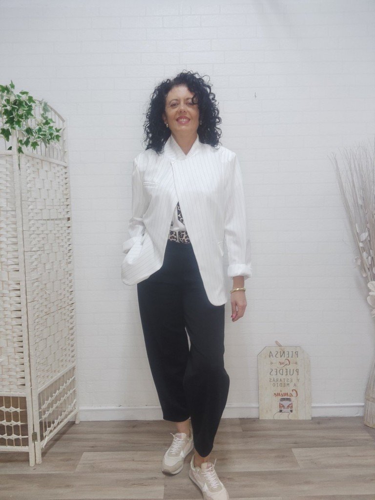 BLAZER DIPLOMÁTICA BLANCA.