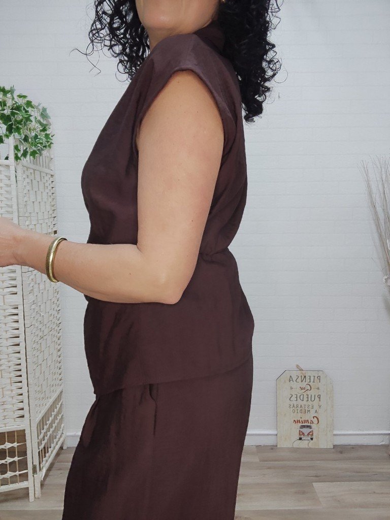 BLUSA PAÑUELO MARRÓN. 2