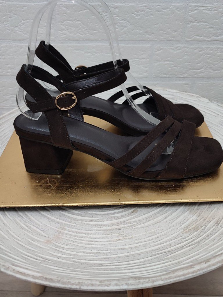 SANDALIA MOKA. 2