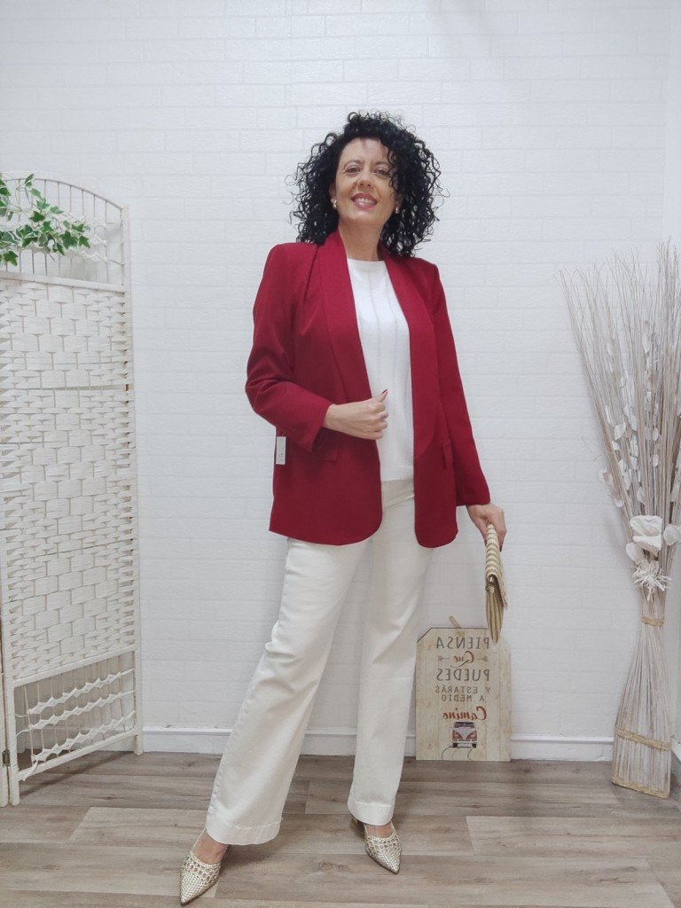 CHAQUETA MALENA BURDEOS.