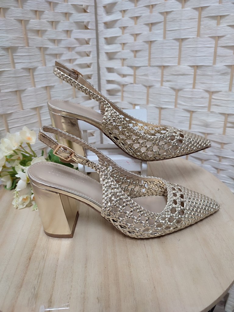 TACÓN TRENZADO DORADO. 2