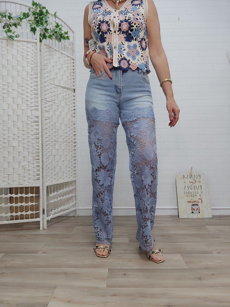 PANTALON VAQUERO ENCAJE.