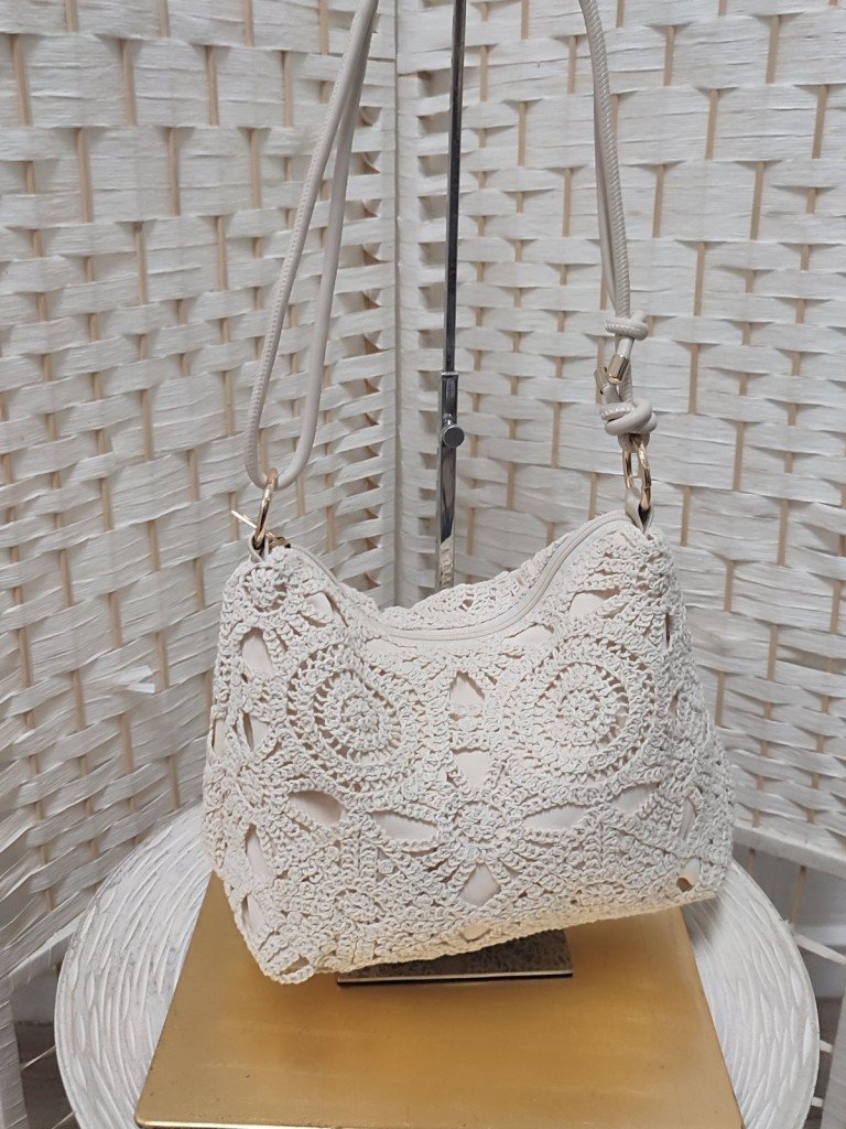 BOLSO CATRINA BEIGE.