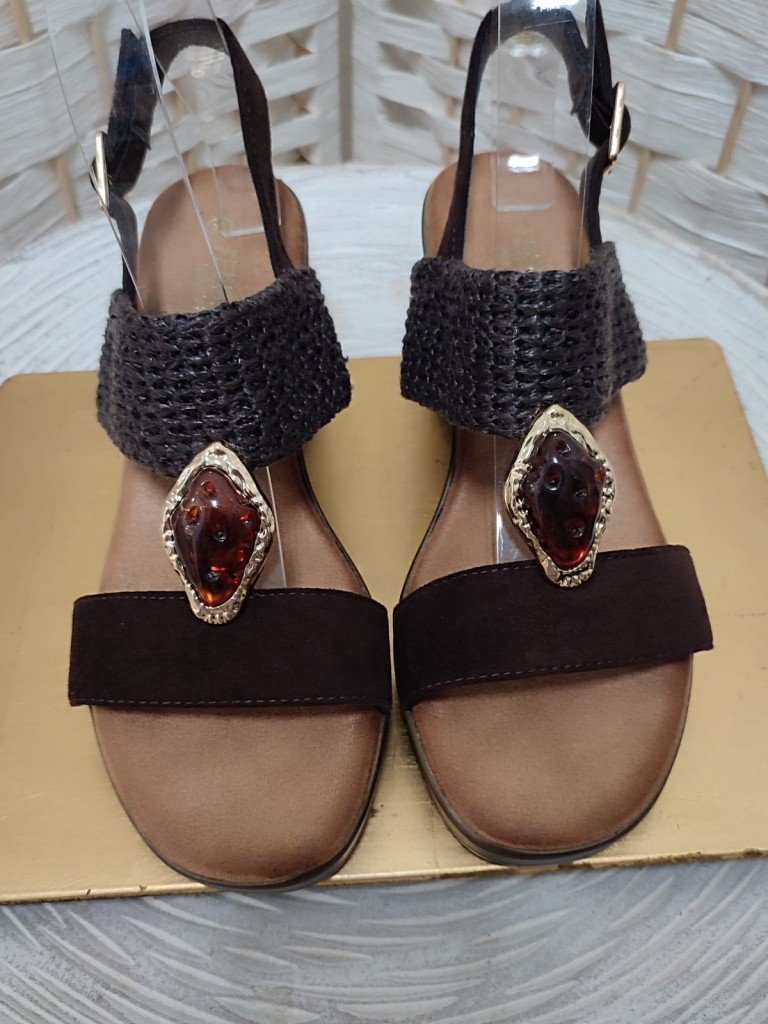 SANDALIAS VALERIA MARRÓN. 2