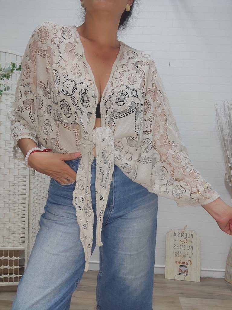 KIMONO ENCAJE.