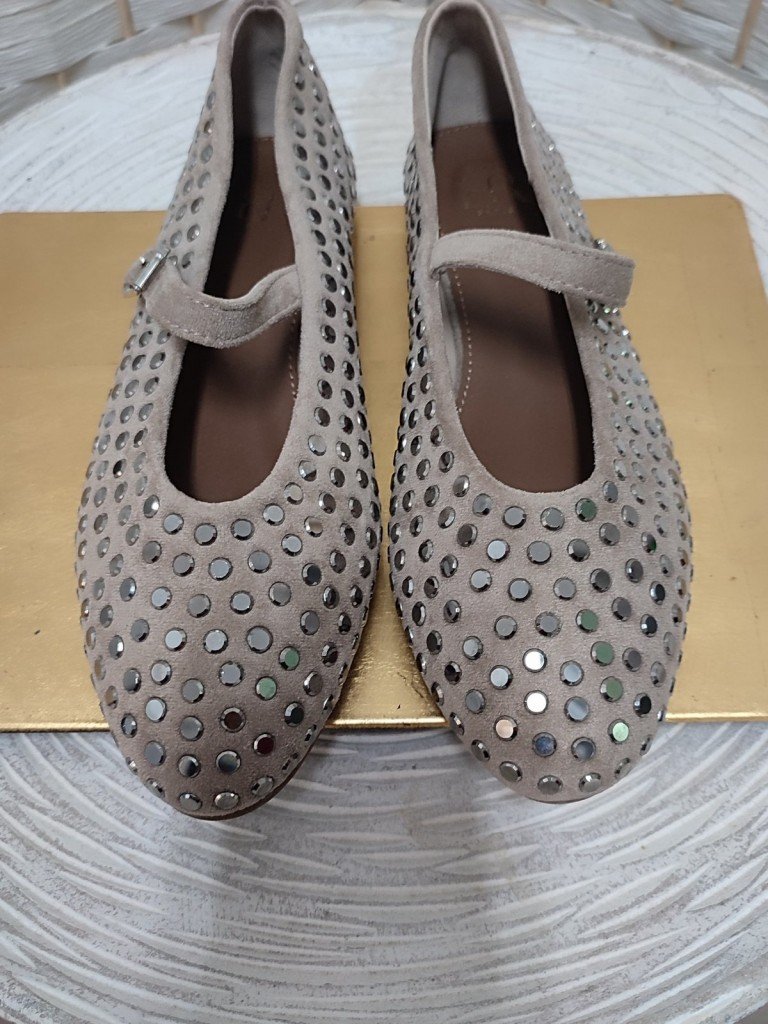 MANOLETINA ALMA BEIGE.
