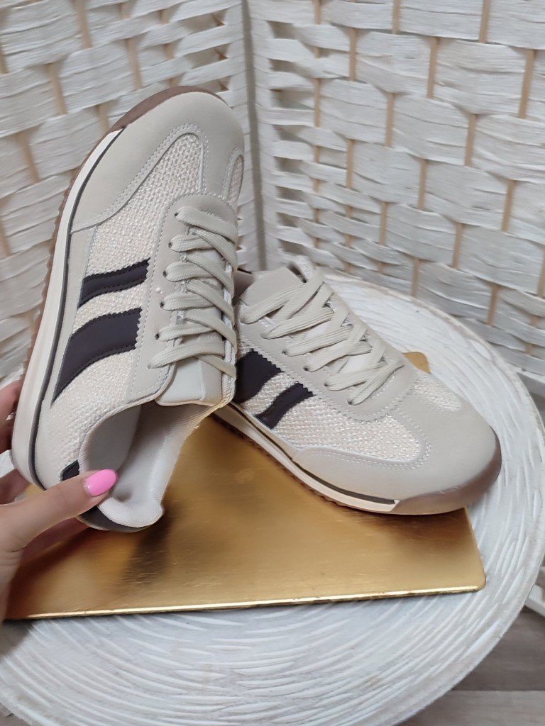 DEPORTIVAS LOLA.