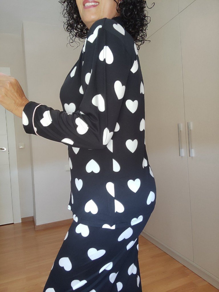 PIJAMA CORAZÓN NEGRO. 2