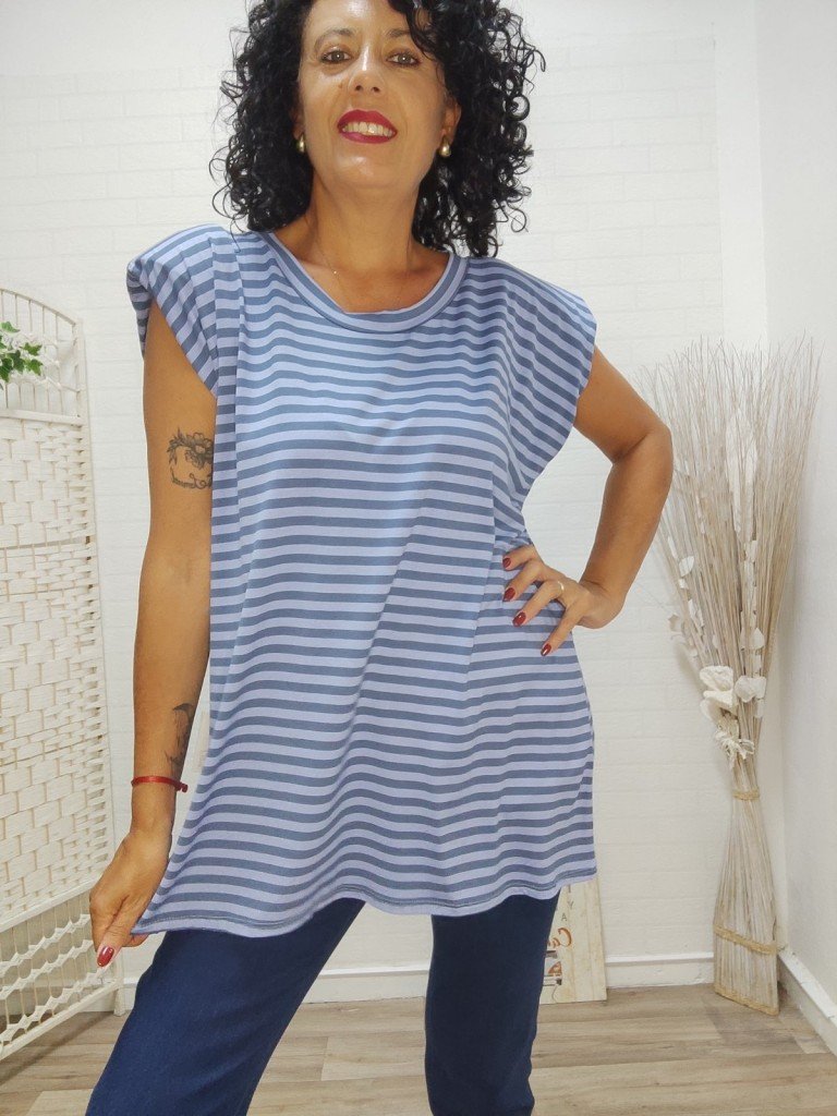 CAMISETA LIZ CELESTE.