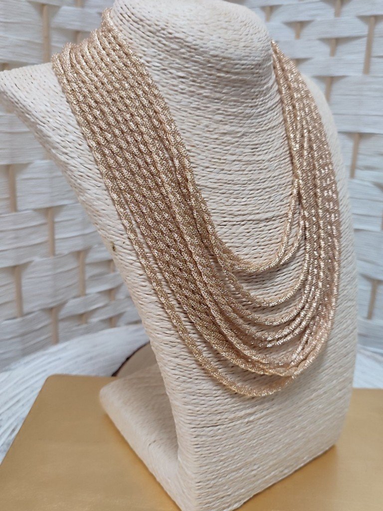 COLLAR ELEGANCIA DORADO.