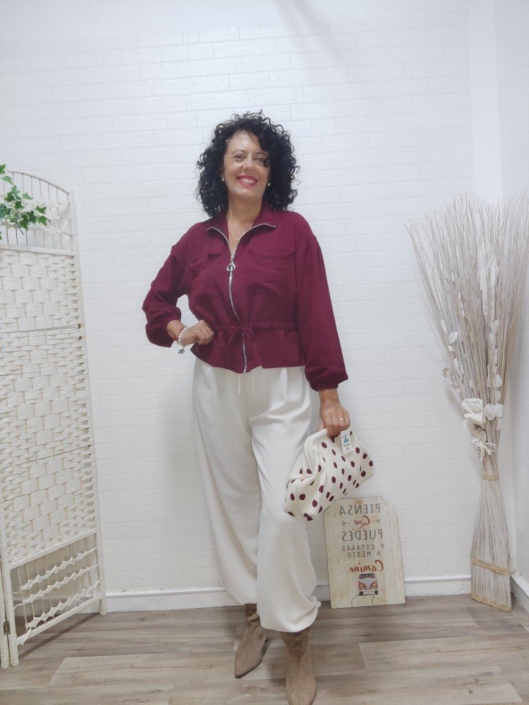 PANTALÓN BOMBACHO BEIGE.