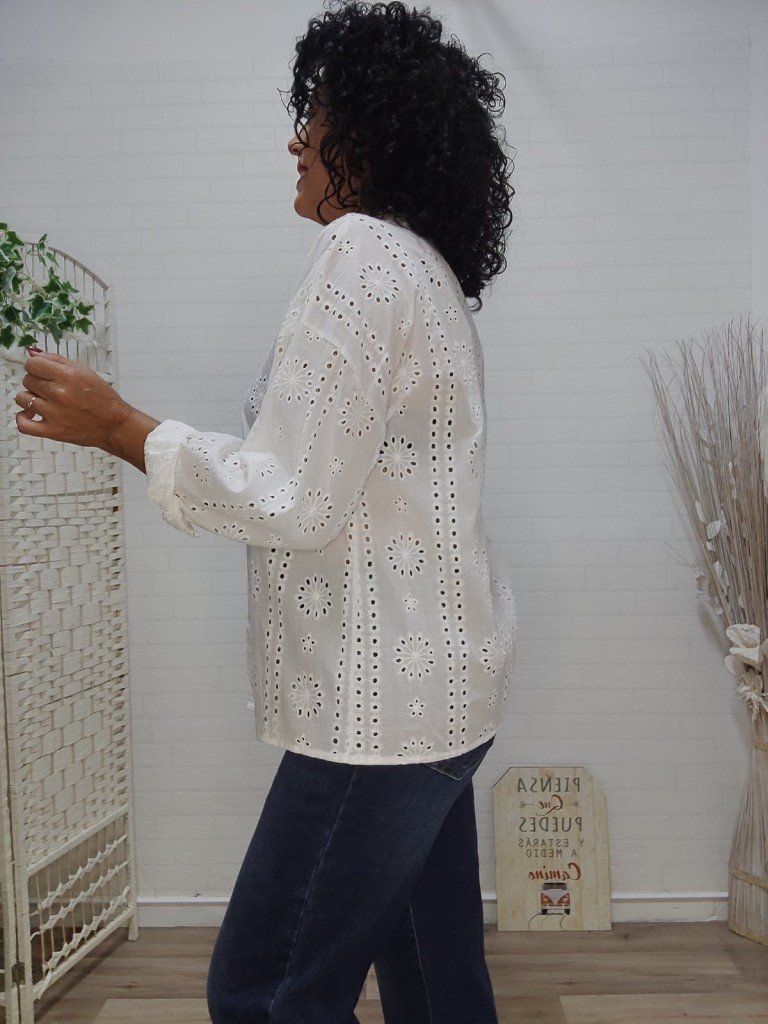 CAMISA ROMÁNTICA BLANCA.