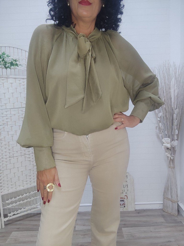 BLUSA LEONOR VERDE.