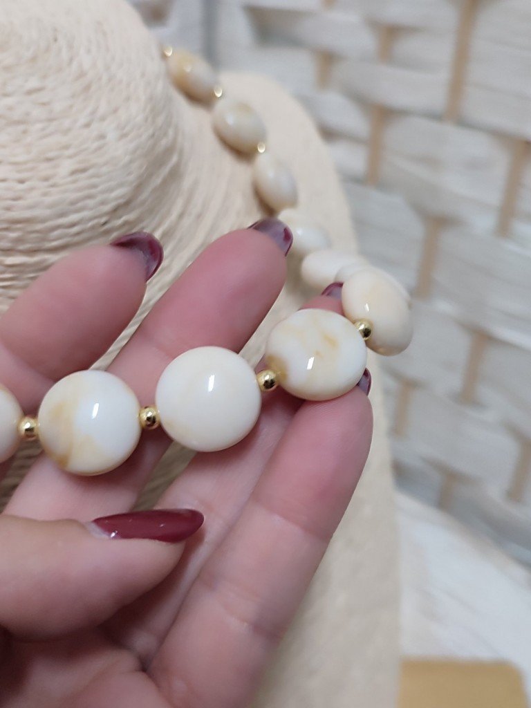 COLLAR CARACAS BEIGE.